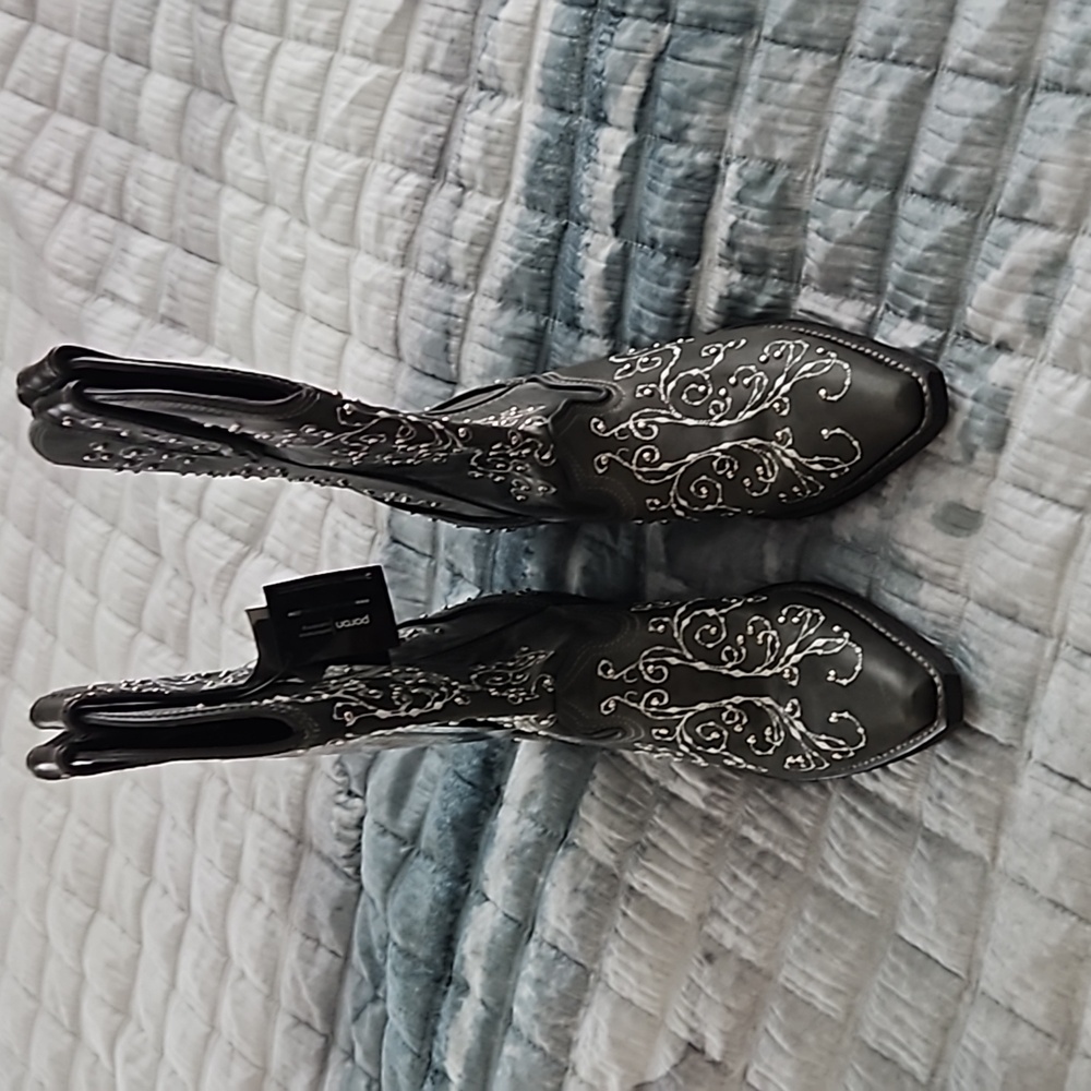 Silver studded gray leather cowgirl boots Rocking Country Collection